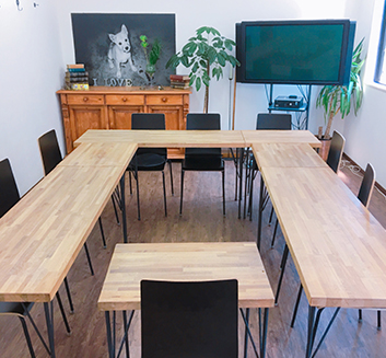 丹生寺校ビッグルーム写真